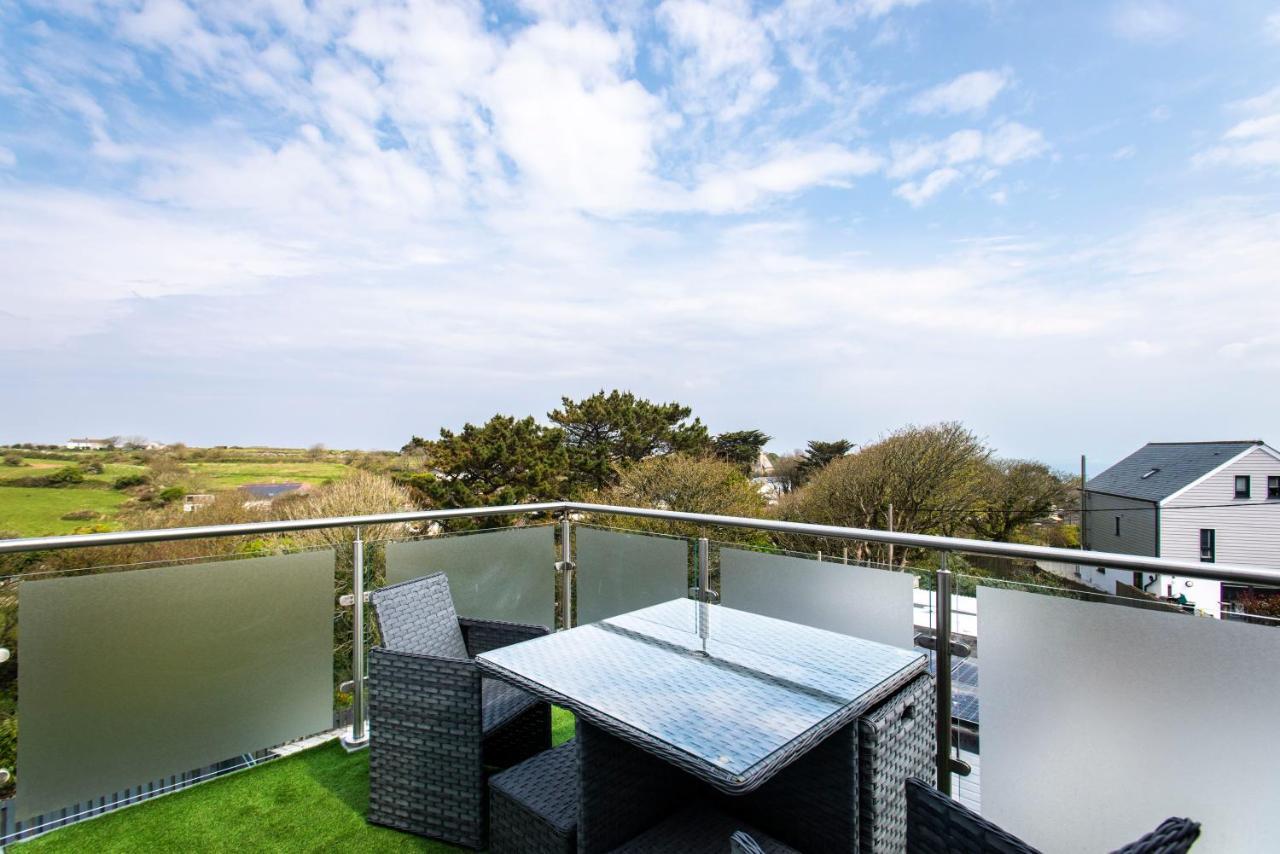 The Lighthouse Penthouse, Studio And Holiday Home St Ives 外观 照片